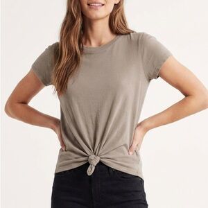 A&F Knot T-Shirt Brown